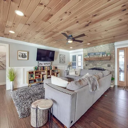 Du - Lakefront Retreat Holiday home Charlotte
