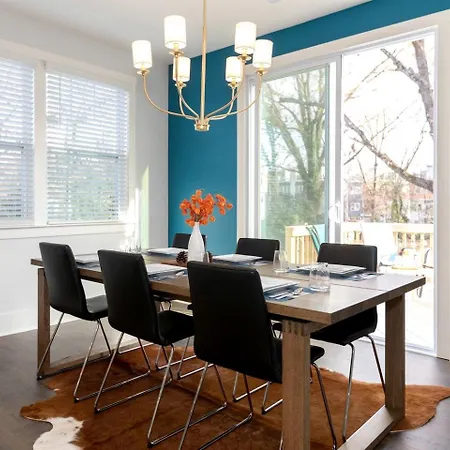 Radiant Urban Vacation Sanctuary Near Catawba River In North Carolina Holiday home *