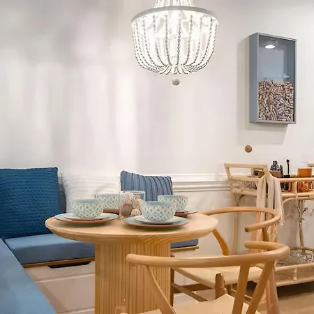 Urban Retreat Walk To Stadiums & Uptown, Including Parking & Gym Holiday home *