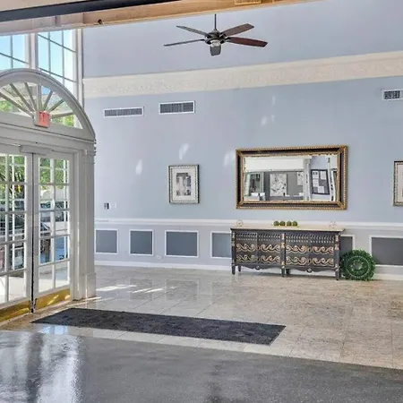 Holiday home Near Uptown & Minutes To Hospital, Free Wi-fi, Coffee & Gym Charlotte