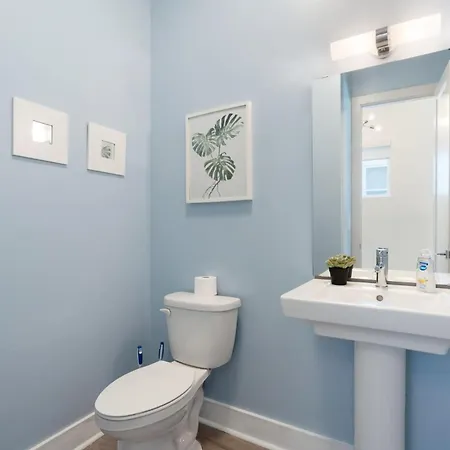 Holiday home Charming 3br With Patio *