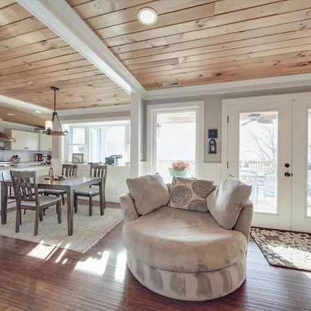 Du - Lakefront Retreat Charlotte