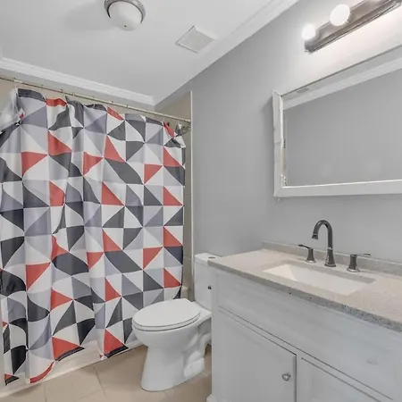 Holiday home King Bed - Large Yard - Near Uncc - Concord Mills