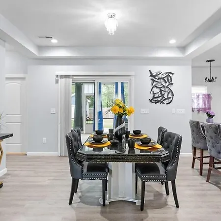 New Near Motor Speedway, Concord Mills And Uncc Holiday home