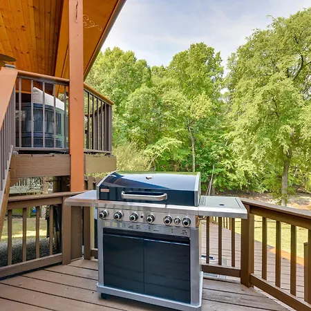 Hot Tub, Dock, Game Room! Stunning Wylie Holiday home Charlotte
