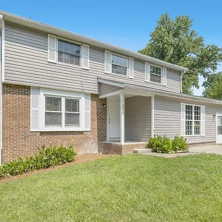 Holiday home Large Group Paradise - Blocks From Uncc Charlotte