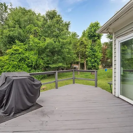 King Bed - Large Yard - Near Uncc - Concord Mills Holiday home