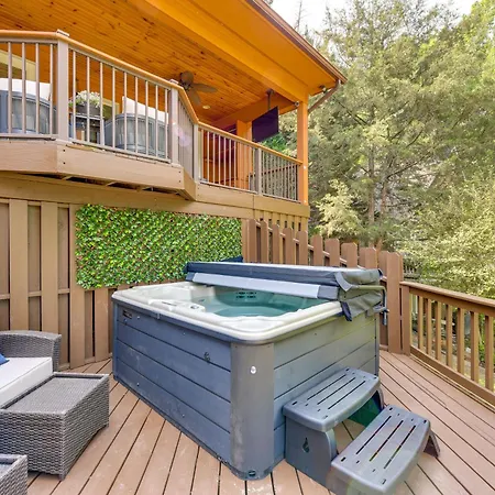 Holiday home Hot Tub, Dock, Game Room! Stunning Wylie *