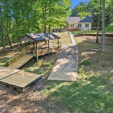 4br Wylie Ollie Private Cove Hot Tub Fire Pit Holiday home