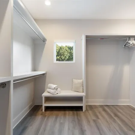 Holiday home Charming 3br With Patio Charlotte