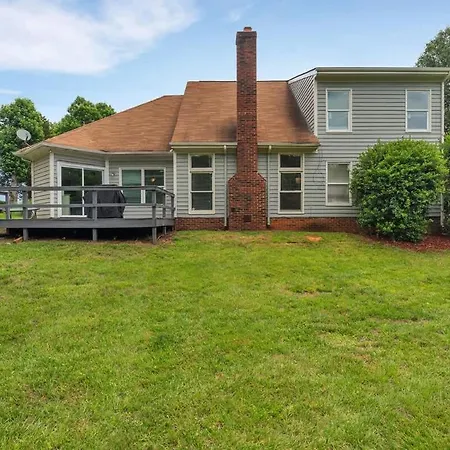 Holiday home King Bed - Large Yard - Near Uncc - Concord Mills Charlotte