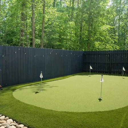 New! Hottub+pickleball+gameroom+movies+golf+games