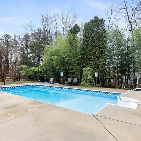 Holiday home Poolside Paradise In The Heart Of Charlotte