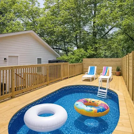 Venetian Pool Hot Tub Sauna And Cold Plunge *