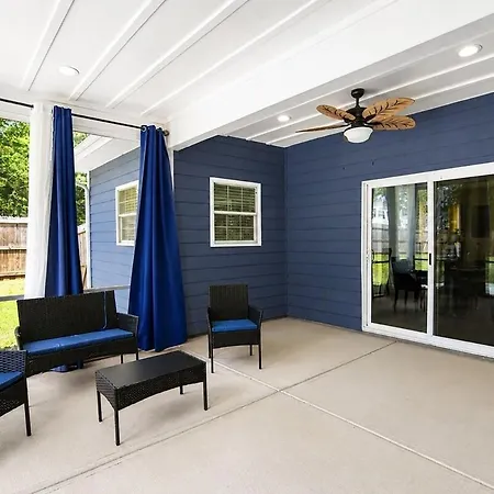 New Near Motor Speedway, Concord Mills And Uncc Holiday home
