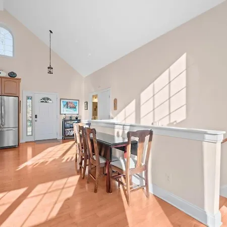 Cozy Cove Flying Squirrel Holiday home Charlotte