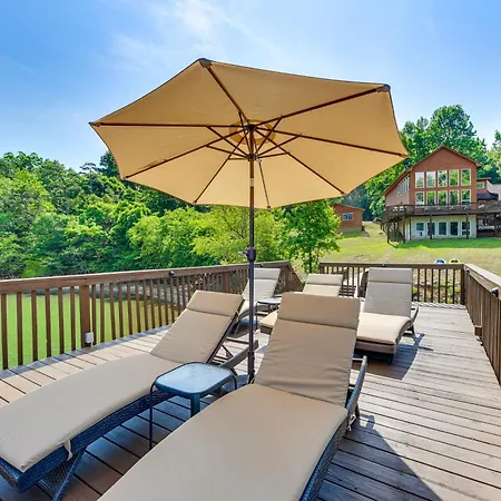 Hot Tub, Dock, Game Room! Stunning Wylie Holiday home