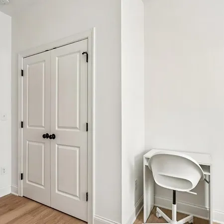 Elegant Near Uptown, Airport & Stadium * Charlotte