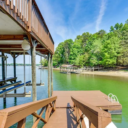 Hot Tub, Dock, Game Room! Stunning Wylie Holiday home