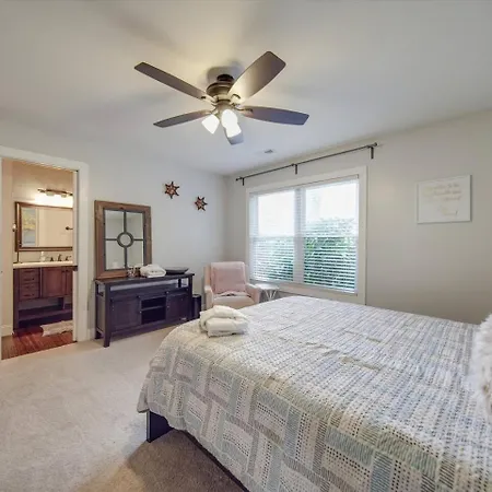 Du - Lakefront Retreat Charlotte