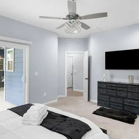 New Near Motor Speedway, Concord Mills And Uncc Holiday home *