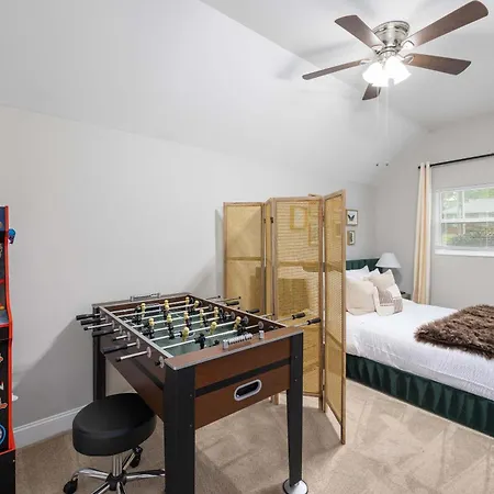 Charming & Cozy 4br In Southpark Holiday home *