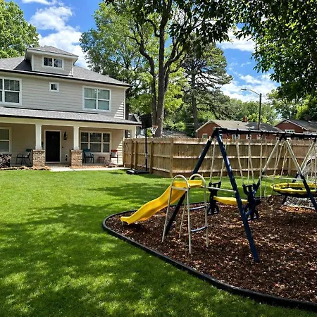 Holiday home Vibrant Urban Vacation Oasis Near Catawba River In North Carolina *
