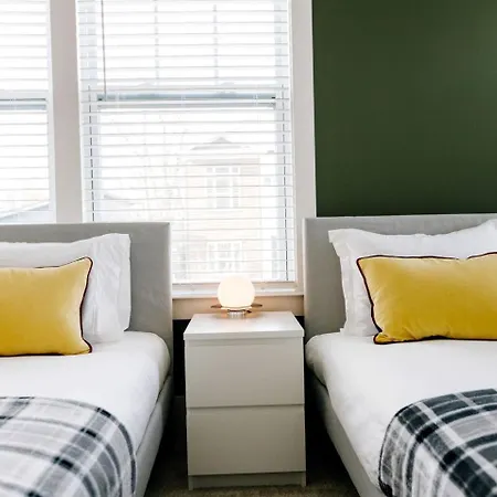 Radiant Urban Vacation Sanctuary Near Catawba River In North Carolina Holiday home Charlotte