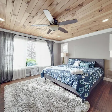 Holiday home Du - Lakefront Retreat