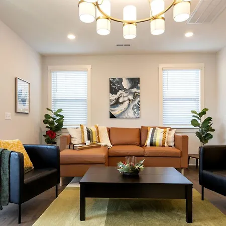 Holiday home Radiant Urban Vacation Sanctuary Near Catawba River In North Carolina Charlotte