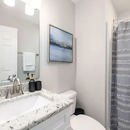 Charming & Cozy 4br In Southpark Holiday home *
