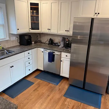 Charming In South End -historic Wilmore Holiday home *