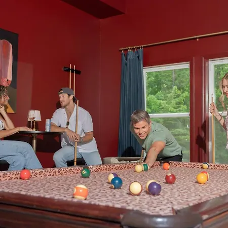 New! Hottub+pickleball+gameroom+movies+golf+games Holiday home *