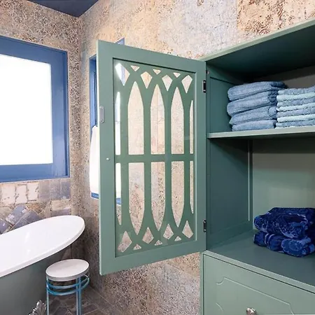 Bohobagh A Vibrant Experience Fully Fenced And Gated For Privacy Holiday home Charlotte