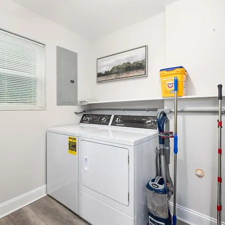 Charming & Cozy 4br In Southpark Holiday home *