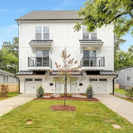 Holiday home Radiant Urban Vacation Sanctuary Near Catawba River In North Carolina *