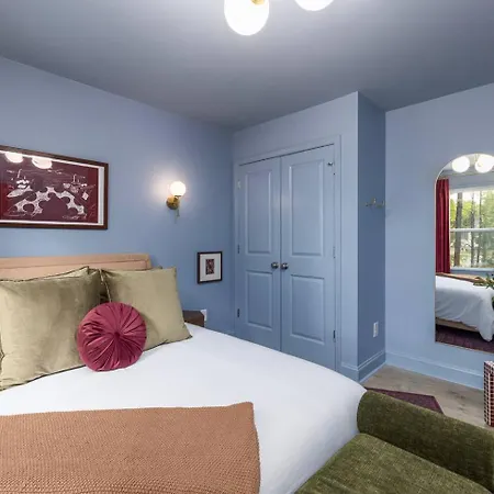 Holiday home New! Hottub+pickleball+gameroom+movies+golf+games
