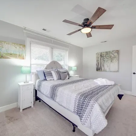 Du - Lakefront Retreat Holiday home Charlotte