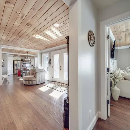 Holiday home Du - Lakefront Retreat