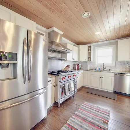 Holiday home Du - Lakefront Retreat *