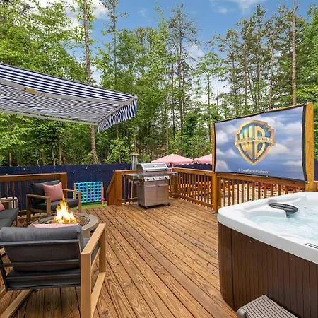 New! Hottub+pickleball+gameroom+movies+golf+games Holiday home