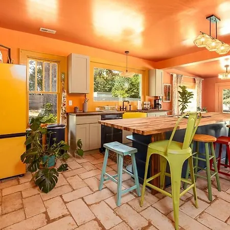 Bohobagh A Vibrant Experience Fully Fenced And Gated For Privacy * Charlotte