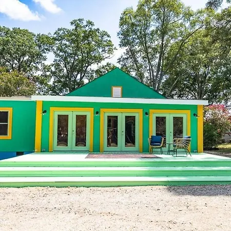 Bohobagh A Vibrant Experience Fully Fenced And Gated For Privacy * Charlotte