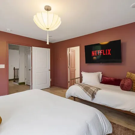 New! Hottub+pickleball+gameroom+movies+golf+games * Charlotte