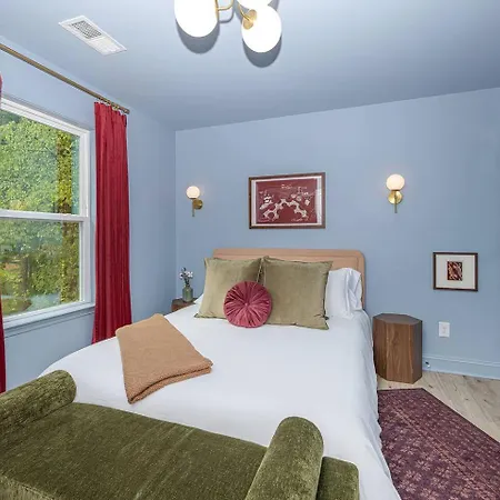Holiday home New! Hottub+pickleball+gameroom+movies+golf+games Charlotte