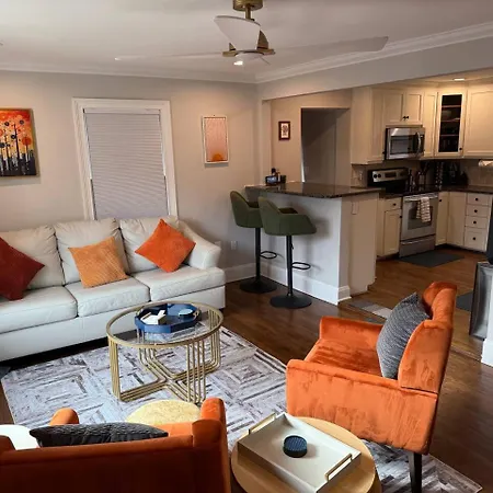 Charming In South End -historic Wilmore Holiday home *