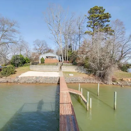 Du - Lakefront Retreat * Charlotte