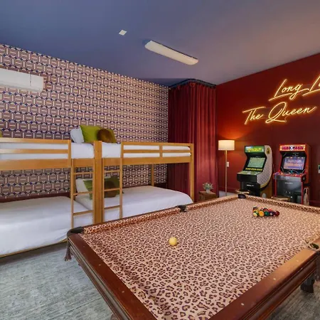 New! Hottub+pickleball+gameroom+movies+golf+games Holiday home *