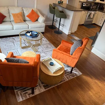 Charming In South End -historic Wilmore Holiday home *