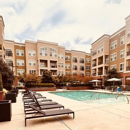 Elevated Retreat Pool Near Clt Carowinds & Uptown Apartment